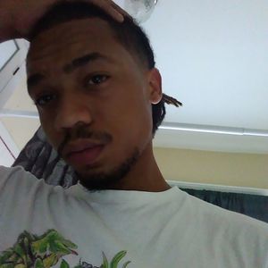 Meet your Posher, Derrick